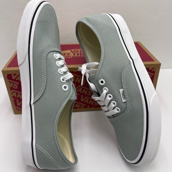 Vans Men’s Lt Gray Canvas Authentic Color Theory Pure Grey
VN000D7YEPO Sneakers - Picture 12 of 16